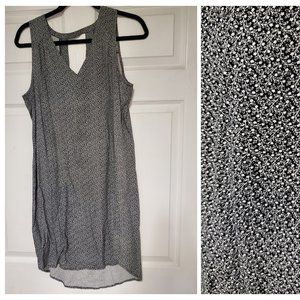 Never worn XL Vneck High low hemline Dress